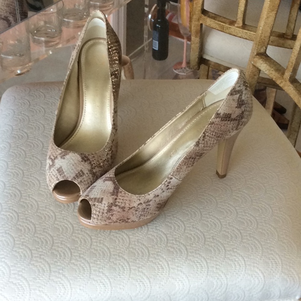 Peep toe platform 4 inch heel